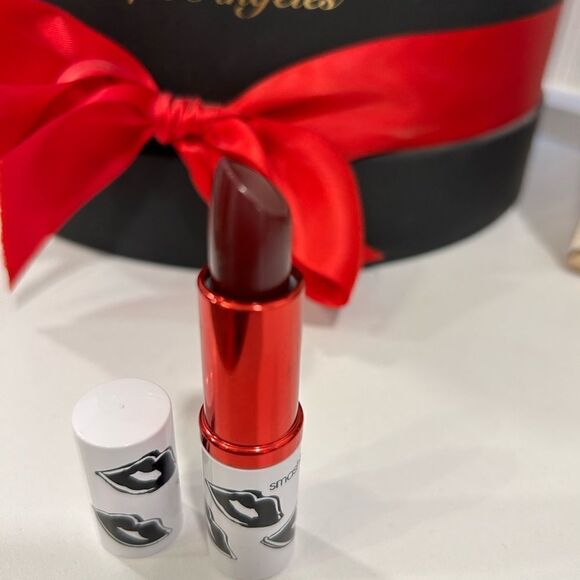 Smashbox lipstick  - Picture 2 of 3